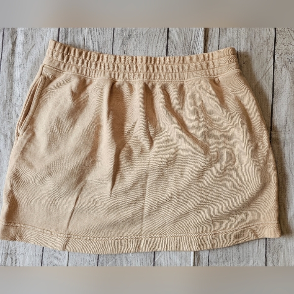 Aerie Size Medium Pull On Fleece Mini Skirt Pockets Butter Khaki Color Casual - Picture 3 of 10